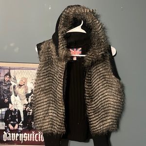 NWOT MISS London fur vest
